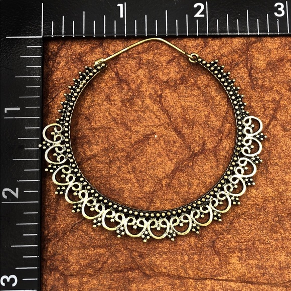🌼 Large Filigree Lace Hoop Earrings - Picture 2 of 3
